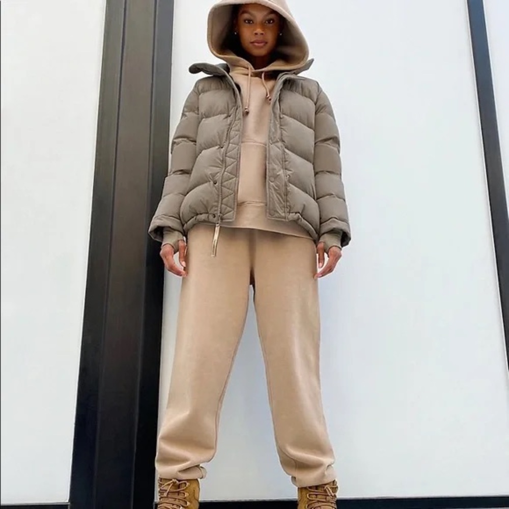 Aritzia THE SUPER PUFF MODERN TAUPE